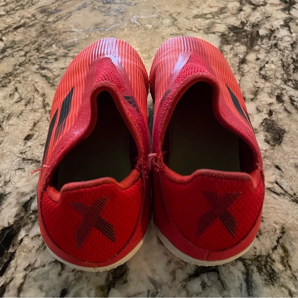 Kids Adidas speedflow .3 laceless cleats. Size 1.5 - Picture 3 of 6